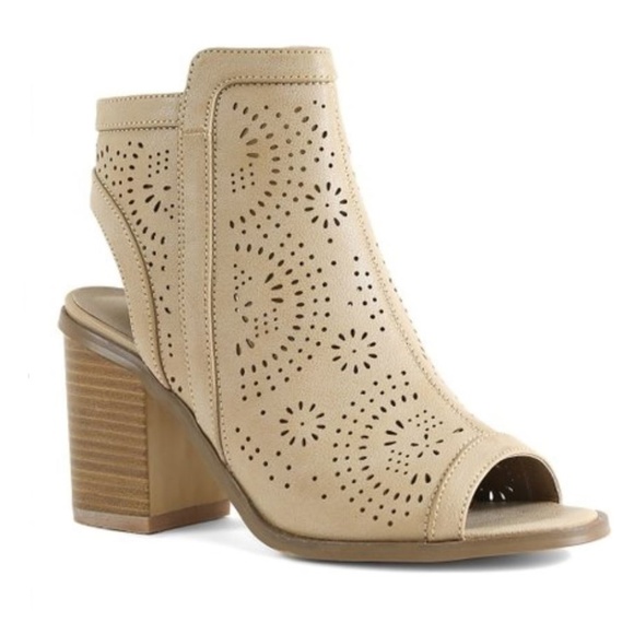 Glam Girl Fashion Shoes - NWT Peep Toe Vegan Circular Cut Out Taupe Bootie